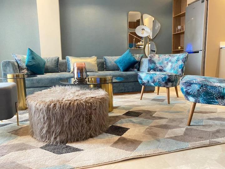 Apartment Pearl 13 - Brand New, Luxury & Elegant W/ Balcony *