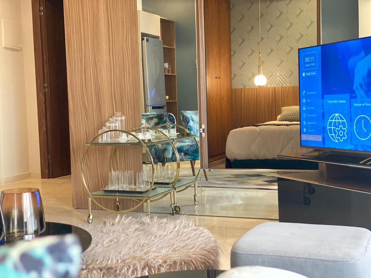 Apartment Pearl 13 - Brand New, Luxury & Elegant W/ Balcony Casablanca