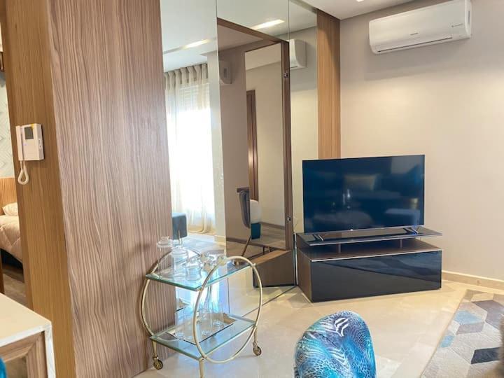 Pearl 13 - Brand New, Luxury & Elegant W/ Balcony Apartment