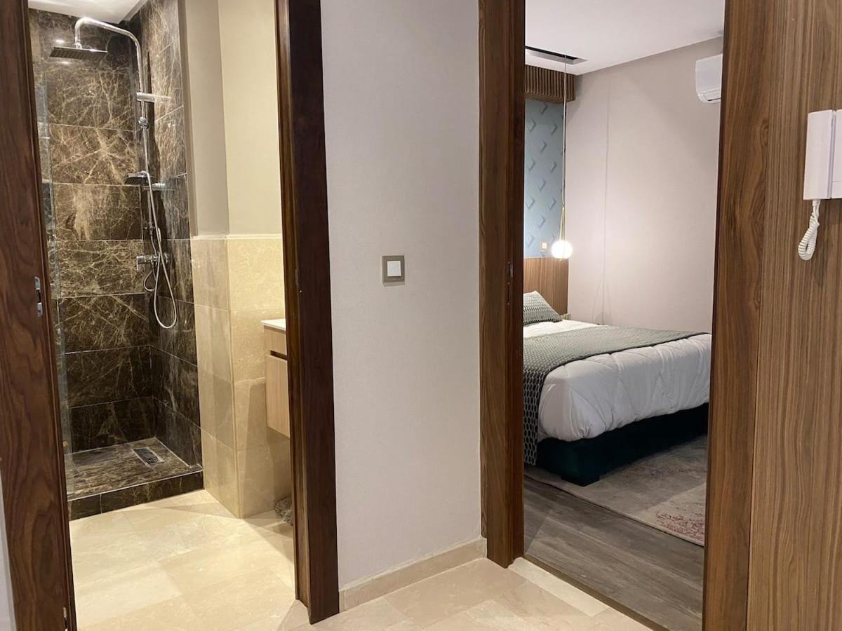 Apartment Pearl 13 - Brand New, Luxury & Elegant W/ Balcony Casablanca