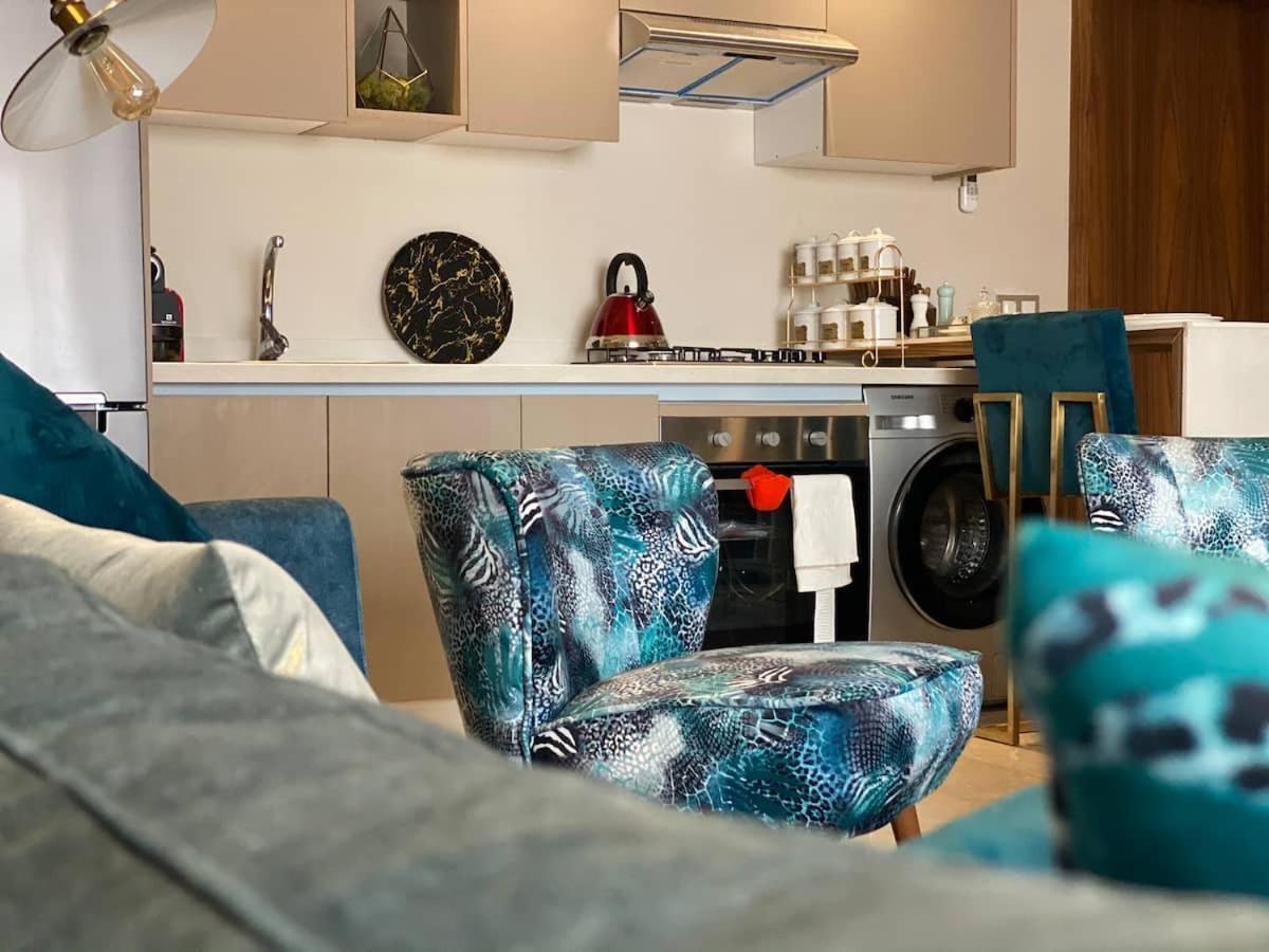 Pearl 13 - Brand New, Luxury & Elegant W/ Balcony Apartment Casablanca