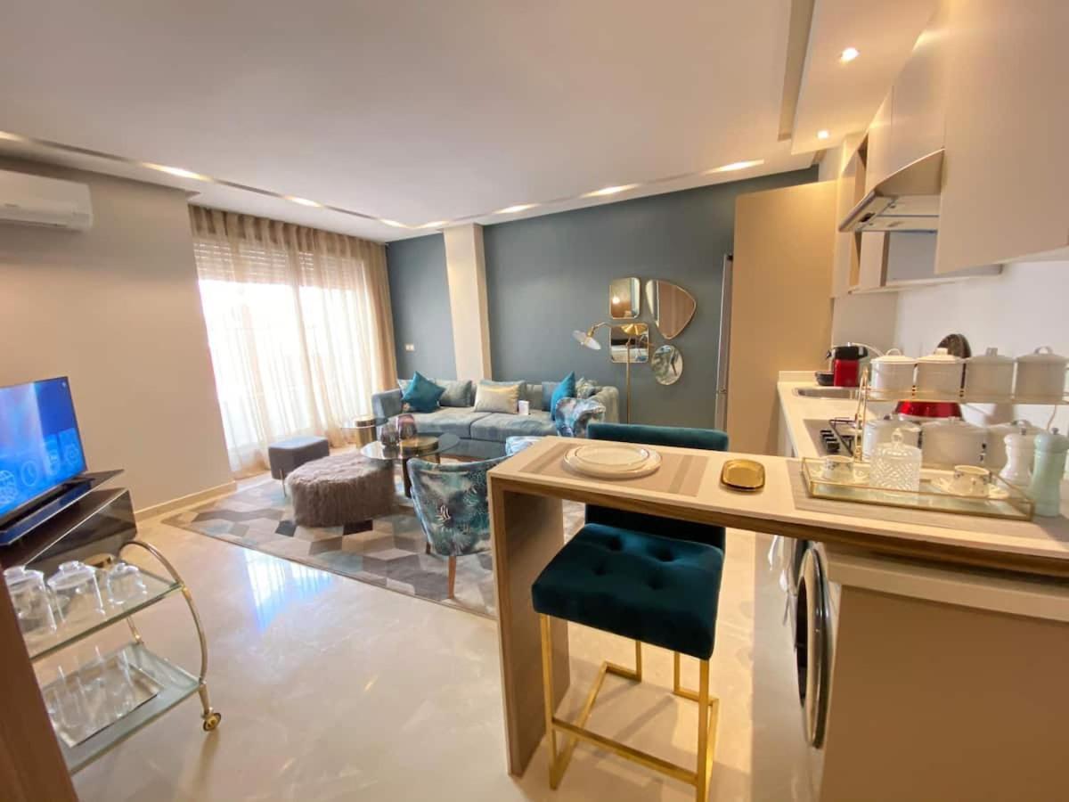 Pearl 13 - Brand New, Luxury & Elegant W/ Balcony Apartment *