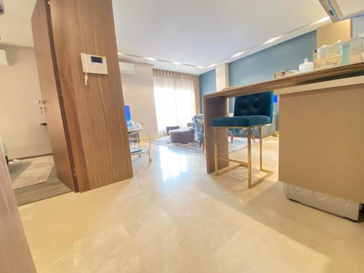 Apartment Pearl 13 - Brand New, Luxury & Elegant W/ Balcony Casablanca
