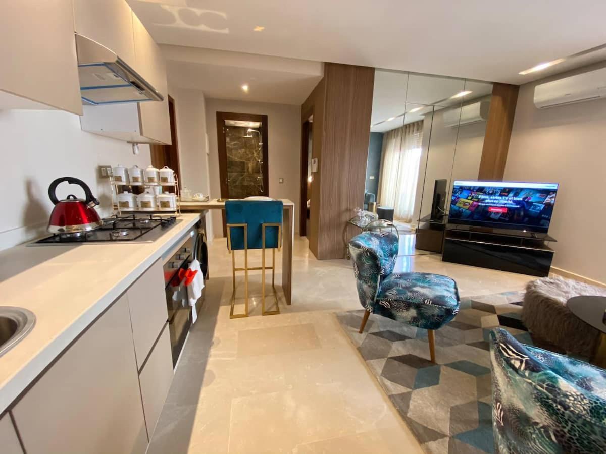 Pearl 13 - Brand New, Luxury & Elegant W/ Balcony الدار البيضاء