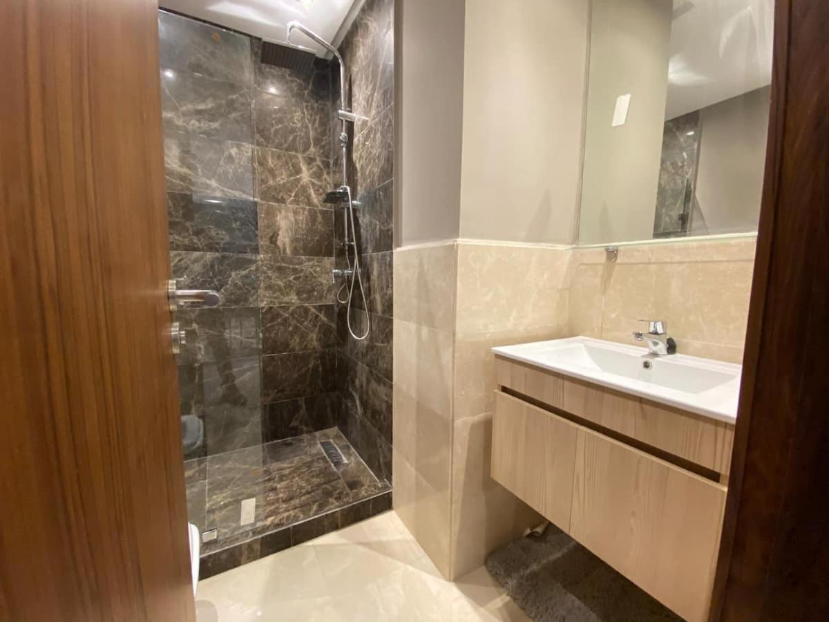 Pearl 13 - Brand New, Luxury & Elegant W/ Balcony
